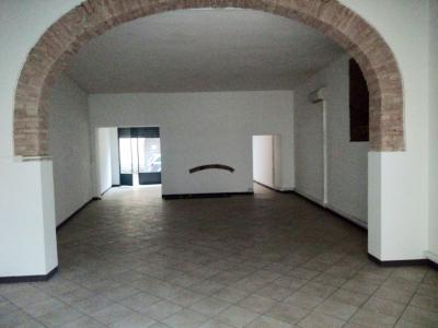 Fondo Commerciale in affitto a Castelfiorentino