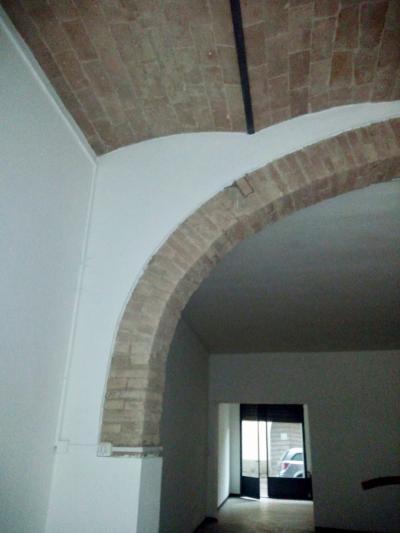 Fondo Commerciale in affitto a Castelfiorentino