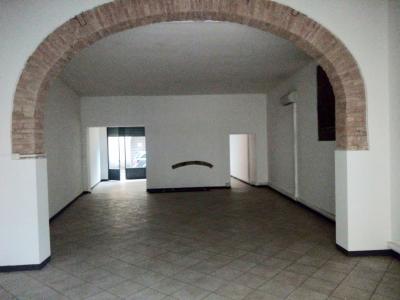 Fondo Commerciale in affitto a Castelfiorentino