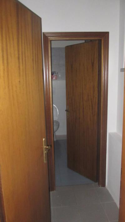 Fondo Commerciale in affitto a Capraia e Limite