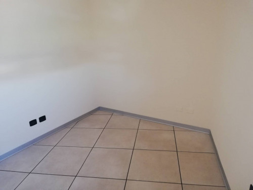 Fondo Commerciale in affitto a Forlì