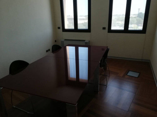 Fondo Commerciale in affitto a Forlì