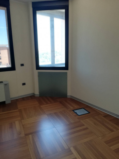 Fondo Commerciale in affitto a Forlì