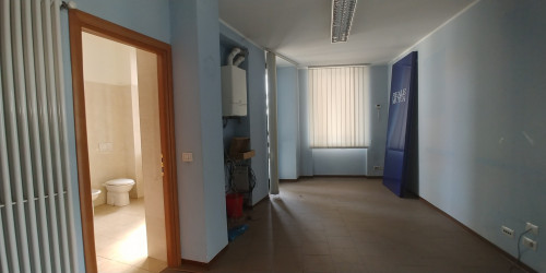 Ufficio in affitto a Chivasso
