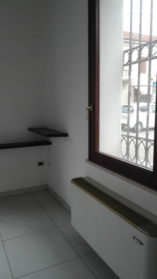 Negozio in affitto a Cesena