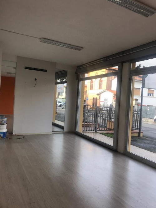 Fondo Commerciale in affitto a Fucecchio