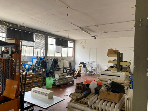 Fondo Commerciale in affitto a Cerreto Guidi