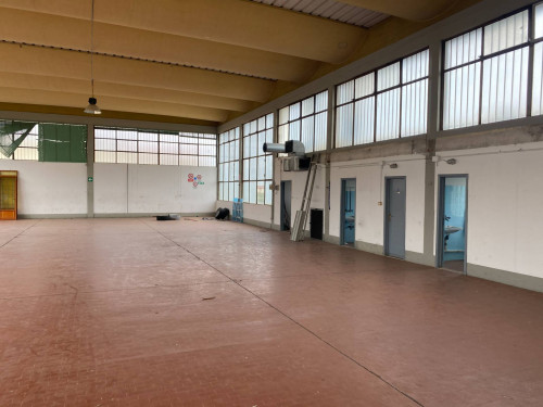 Fondo Commerciale in affitto a Cerreto Guidi