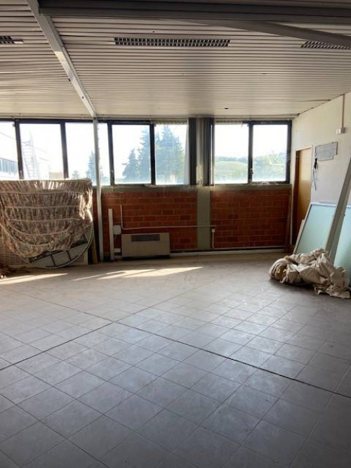 Fondo Artigianale in affitto a Empoli