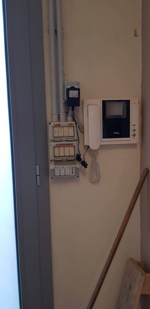 Fondo Artigianale in affitto a Vinci