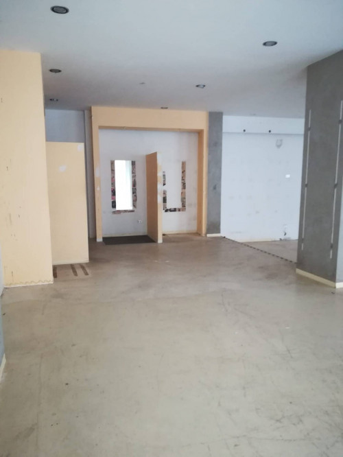 Fondo Commerciale in affitto a Forlì