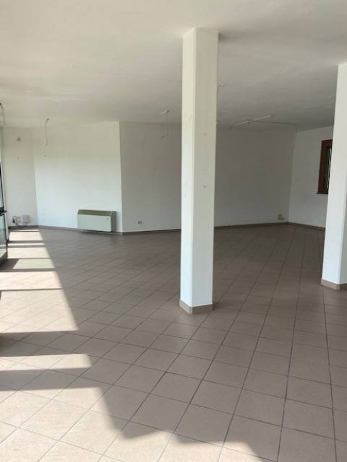 Fondo Commerciale in affitto a San Miniato