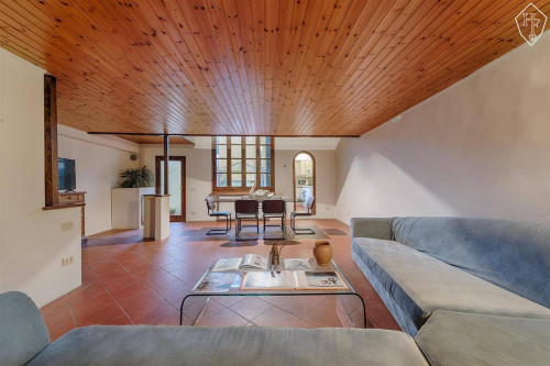 Casa indipendente in affitto a Firenze