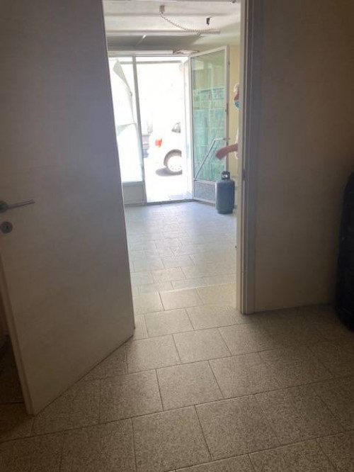 Fondo Commerciale in affitto a Cerreto Guidi