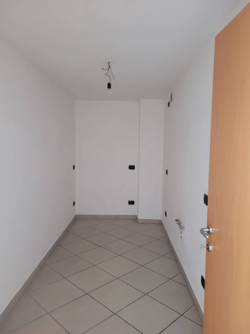 Fondo Commerciale in affitto a Forlimpopoli
