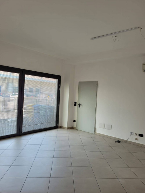 Fondo Commerciale in affitto a Forlimpopoli