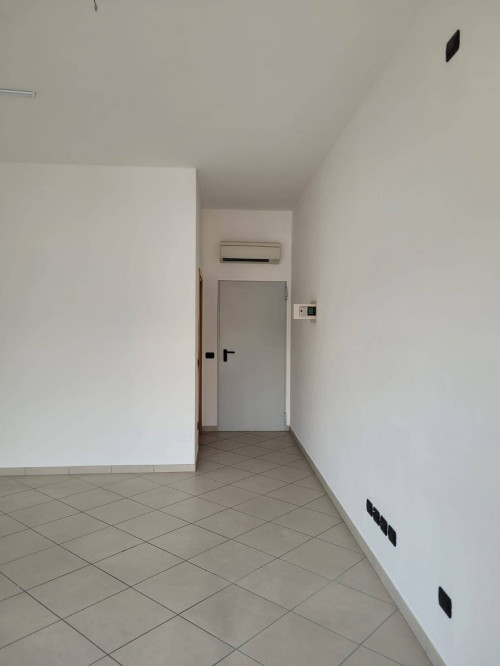 Fondo Commerciale in affitto a Forlimpopoli