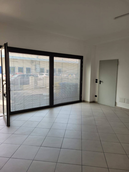 Fondo Commerciale in affitto a Forlimpopoli