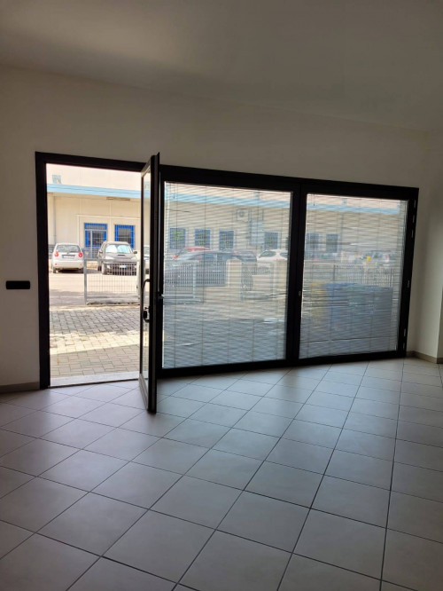 Fondo Commerciale in affitto a Forlimpopoli
