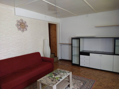 Casa indipendente in affitto a Cremenaga