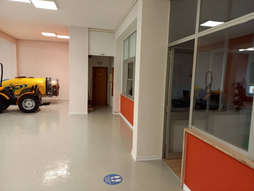 Fondo Commerciale in affitto a Cesena