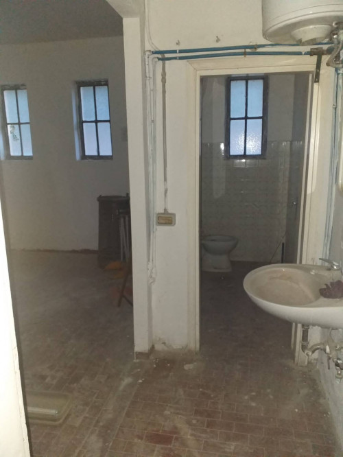 Fondo Artigianale in affitto a Castelfiorentino