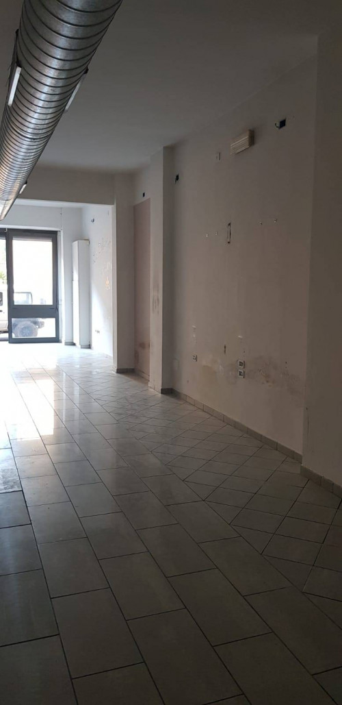 Fondo Artigianale in affitto a Empoli