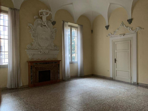 Fondo Commerciale in affitto a Forlì