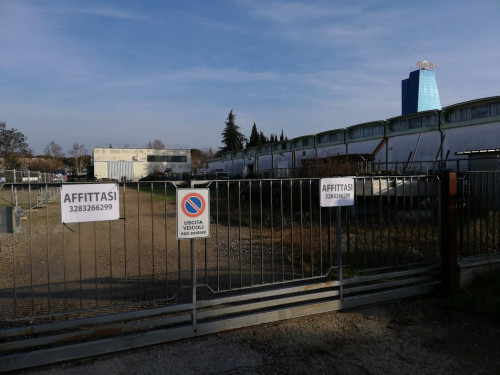Fondo Artigianale in affitto a Forlì