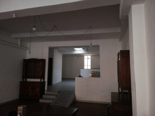 Fondo Artigianale in affitto a Forlì