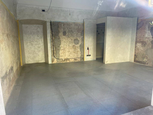 Negozio in affitto a Chivasso