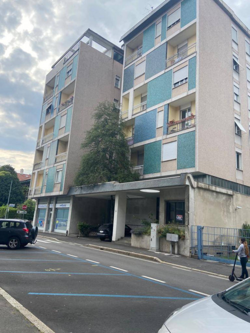 Negozio in affitto a Busto Arsizio