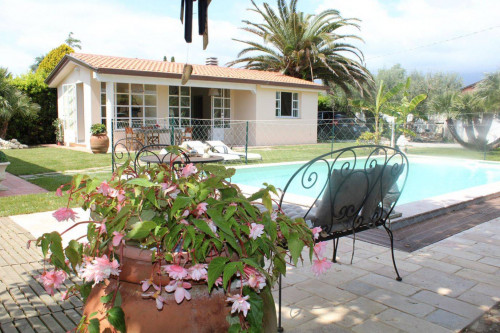 Villa in vendita a Camaiore