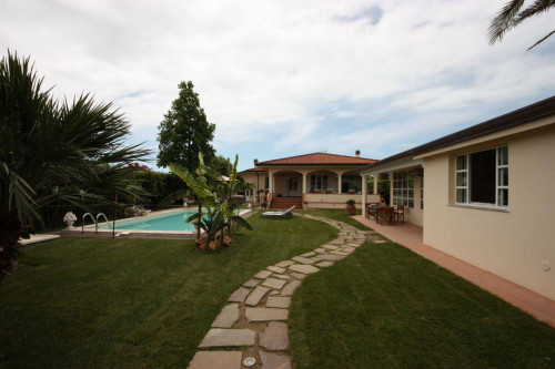 Villa in vendita a Camaiore