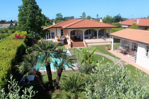Villa in vendita a Camaiore