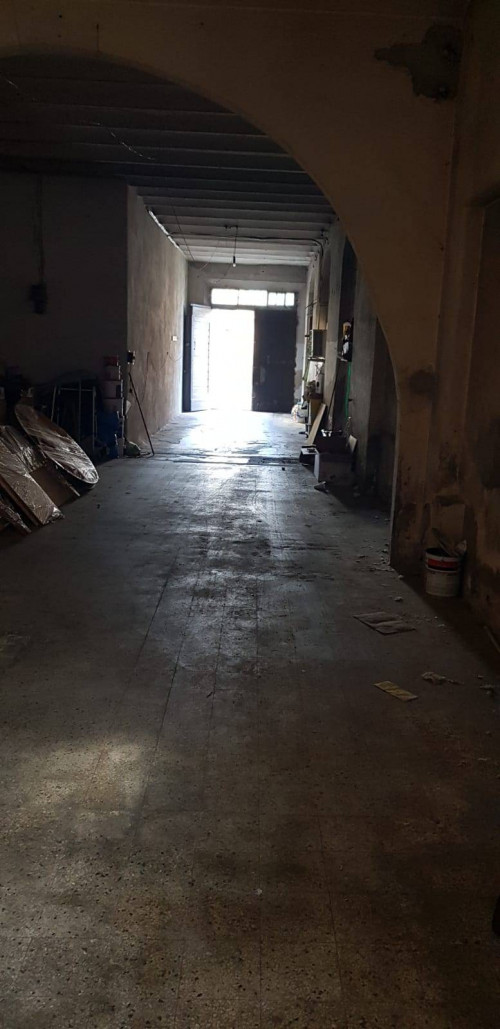 Magazzino in vendita a Empoli