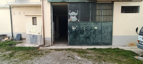 Fondo Artigianale in affitto a Empoli