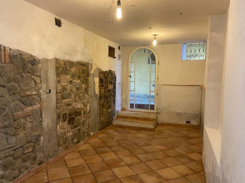 Appartamento in affitto a Capraia e Limite