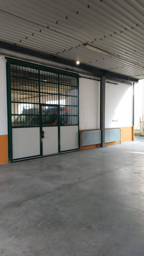 Fondo Artigianale in affitto a Forlì