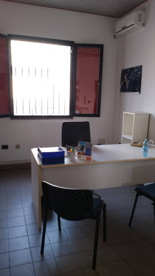 Fondo Artigianale in affitto a Forlì