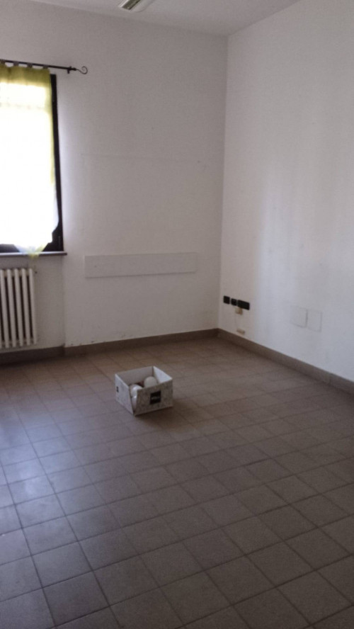 Fondo Artigianale in affitto a Forlì