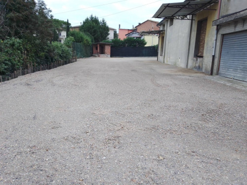 Fondo Commerciale in affitto a Cerreto Guidi