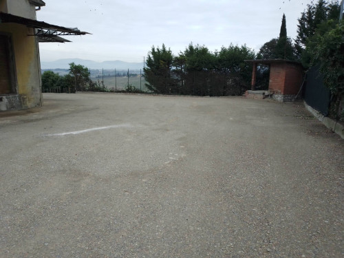 Fondo Commerciale in affitto a Cerreto Guidi