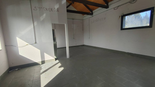 Negozio in affitto a Chivasso