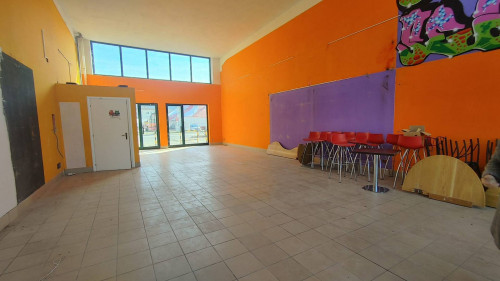 Negozio in affitto a Chivasso