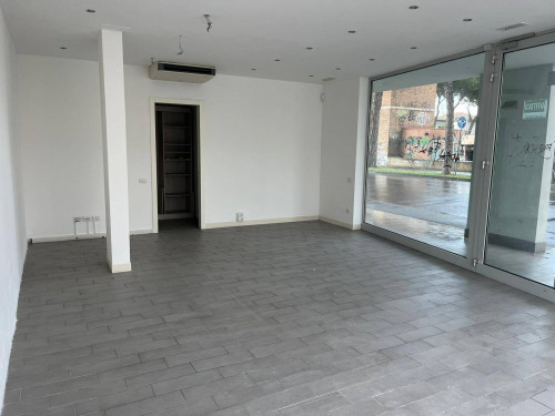 Fondo Commerciale in affitto a Empoli