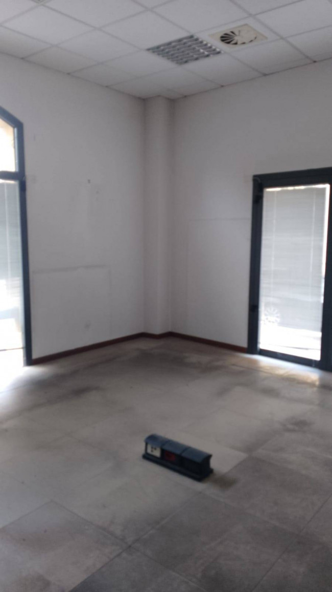 Fondo Commerciale in affitto a Forlì