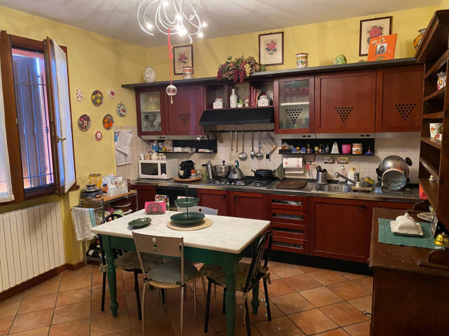 Casa indipendente in vendita a Baganzolino, Parma (PR)