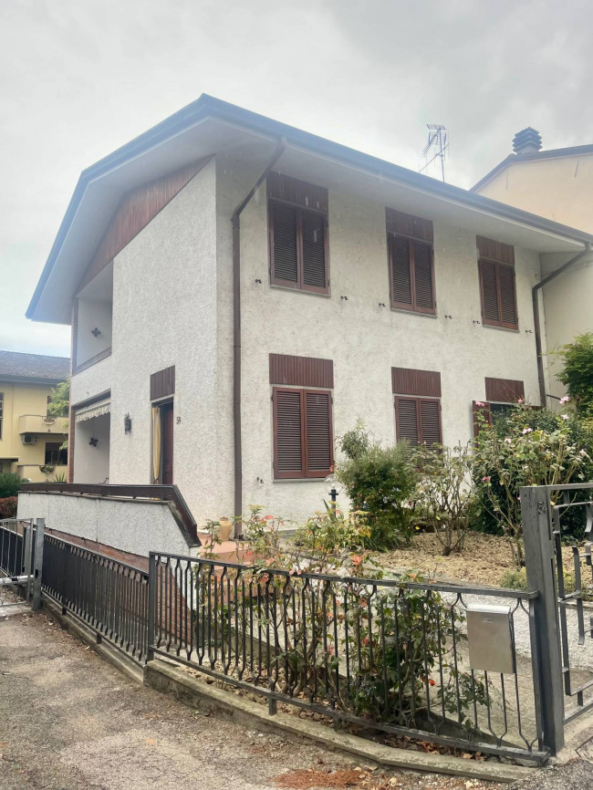 Casa indipendente in vendita a Cesena