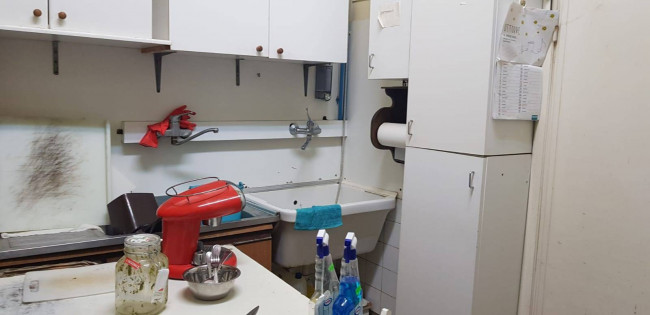 Fondo Commerciale in affitto a Capraia e Limite